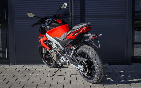 Neufahrzeug Aprilia Tuono 457 - Bild 5