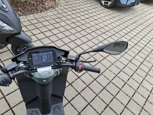 Offer Piaggio 1 + Bild 2: Offer Piaggio 1 +