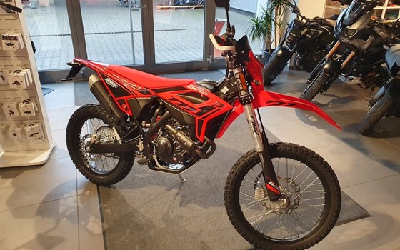 Neufahrzeug Beta RR 125 4T LC Enduro - Bild 16