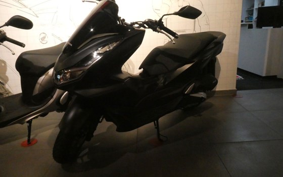 Gebrauchtmotorrad Honda PCX125 - Bild 1