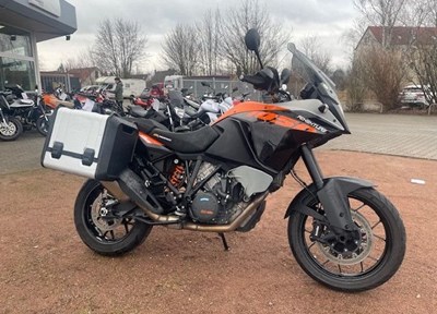 GEBRAUCHTFAHRZEUG KTM 1050 Adventure