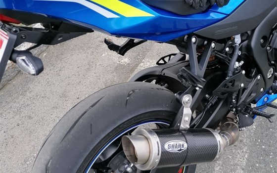 Gebrauchtmotorrad Suzuki GSX-R 1000 R - Bild 2 Gebrauchtmotorrad Suzuki GSX-R 1000 R - Bild 2