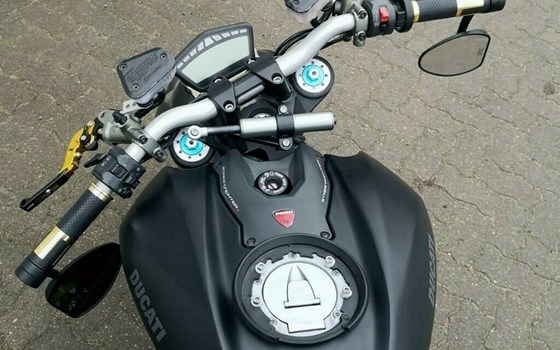Gebrauchtmotorrad Ducati Streetfighter S - Bild 3