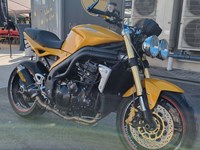 Gebrauchtmotorrad Triumph Speed Triple 1050