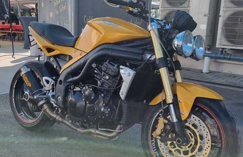 Gebrauchtmotorrad Triumph Speed Triple 1050