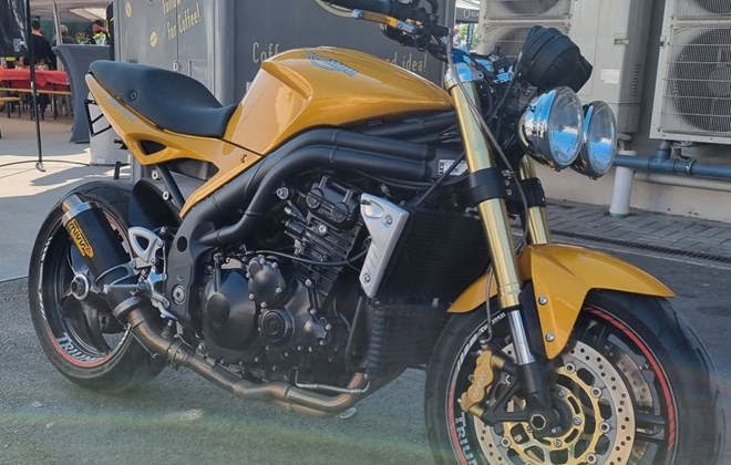 Triumph Speed Triple 1050