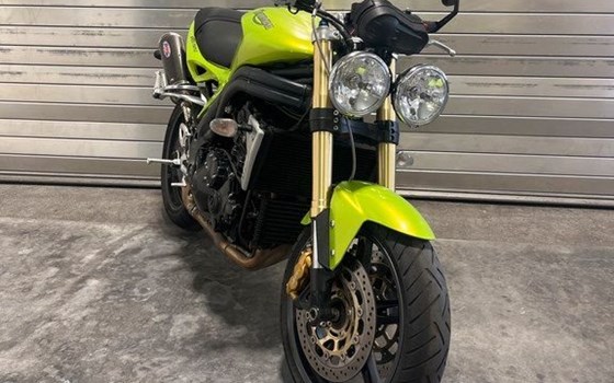 Gebrauchtmotorrad Triumph Speed Triple 1050 - Bild 2