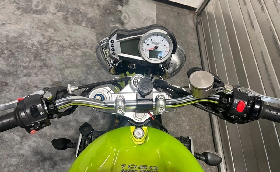 Angebot Triumph Speed Triple 1050 Bild 5: Angebot Triumph Speed Triple 1050