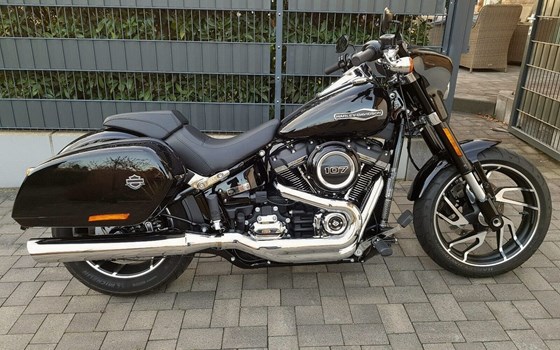 Gebrauchtmotorrad Harley-Davidson Softail Sport Glide FLSB - Bild 1