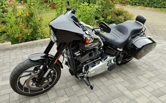 Gebrauchtmotorrad Harley-Davidson Softail Sport Glide FLSB - Bild 3