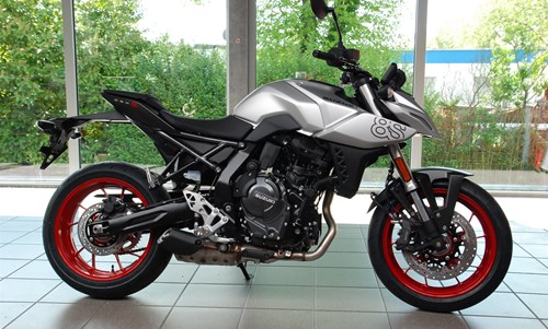 Suzuki GSX-8S