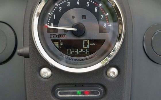 Gebrauchtmotorrad Harley-Davidson Dyna Street Bob FXDB - Bild 3