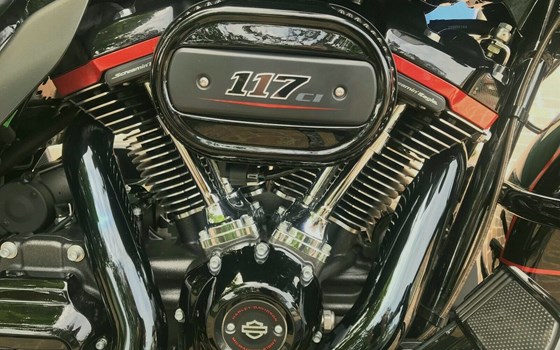 Gebrauchtmotorrad Harley-Davidson CVO Road Glide FLTRSE - Bild 10