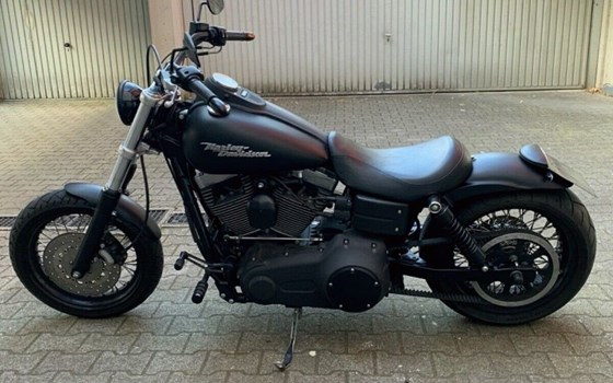 Gebrauchtmotorrad Harley-Davidson Dyna Street Bob FXDB - Bild 1