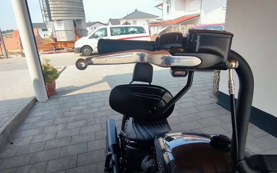 Gebrauchtmotorrad Harley-Davidson Softail Street Bob 114 FXBBS - Bild 10