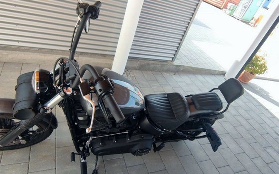 Gebrauchtmotorrad Harley-Davidson Softail Street Bob 114 FXBBS - Bild 2