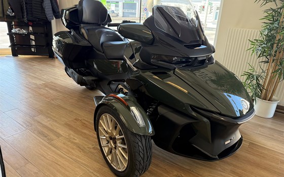 Neufahrzeug Can-Am Spyder RT Sea-To-Sky - Bild 1 Neufahrzeug Can-Am Spyder RT Sea-To-Sky - Bild 1