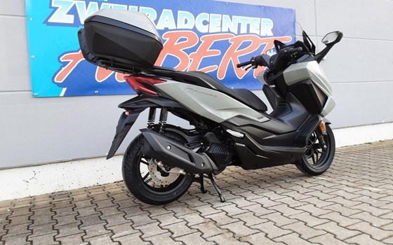 Gebrauchtmotorrad Honda Forza 125 - Bild 4