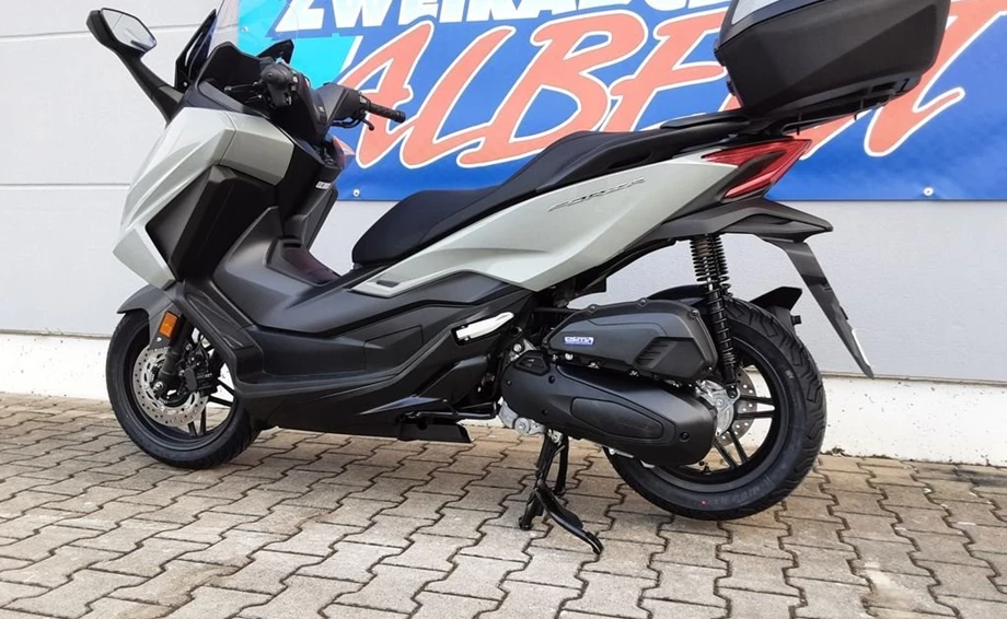 Offer Honda Forza 125 Bild 5: Offer Honda Forza 125