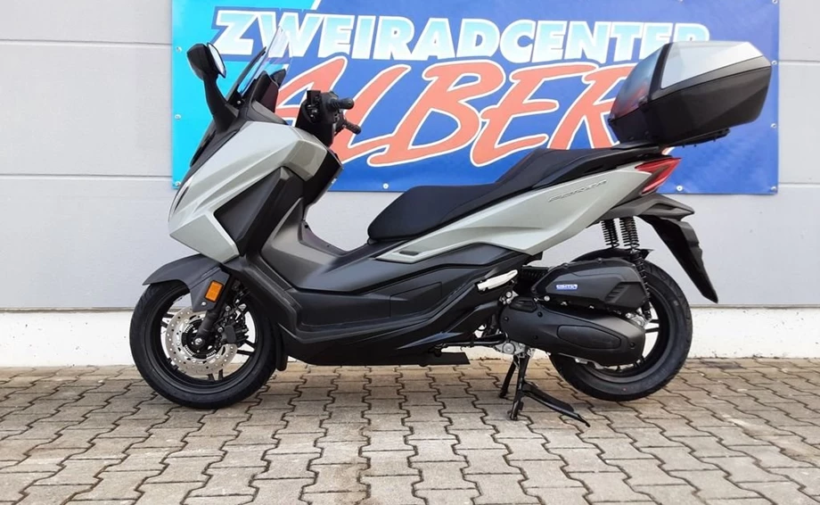 Offer Honda Forza 125 Bild 6: Offer Honda Forza 125