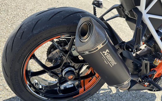 Gebrauchtmotorrad KTM 1290 Super Duke R - Bild 5 Gebrauchtmotorrad KTM 1290 Super Duke R - Bild 5
