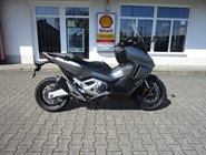 Honda Forza 750
