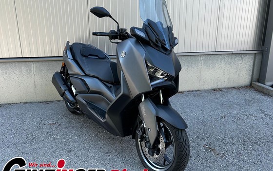 Gebrauchtmotorrad Yamaha XMAX 300 - Bild 1 Gebrauchtmotorrad Yamaha XMAX 300 - Bild 1
