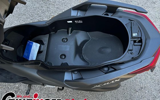 Gebrauchtmotorrad Yamaha XMAX 300 - Bild 8 Gebrauchtmotorrad Yamaha XMAX 300 - Bild 8