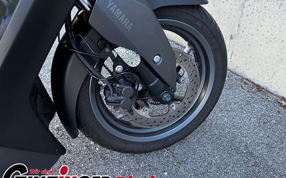 Gebrauchtmotorrad Yamaha XMAX 300 - Bild 12 Gebrauchtmotorrad Yamaha XMAX 300 - Bild 12