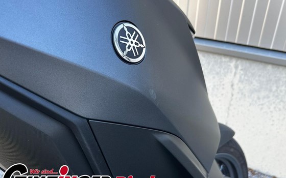 Gebrauchtmotorrad Yamaha XMAX 300 - Bild 13 Gebrauchtmotorrad Yamaha XMAX 300 - Bild 13