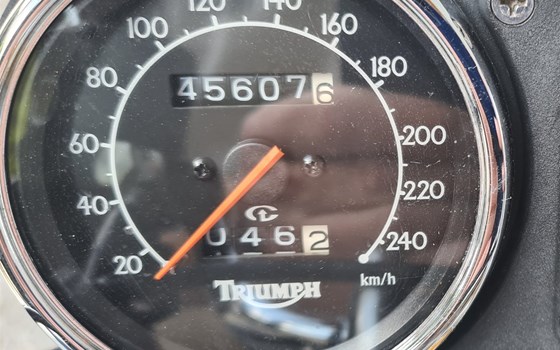 Gebrauchtmotorrad Triumph Thunderbird Sport - Bild 6 Gebrauchtmotorrad Triumph Thunderbird Sport - Bild 6