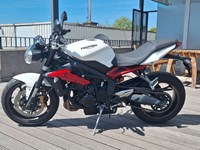 Gebrauchtmotorrad Triumph Street Triple R