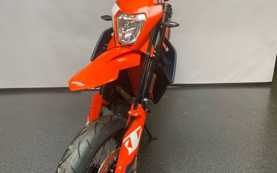 Neufahrzeug KTM 690 SMC R - Bild 3