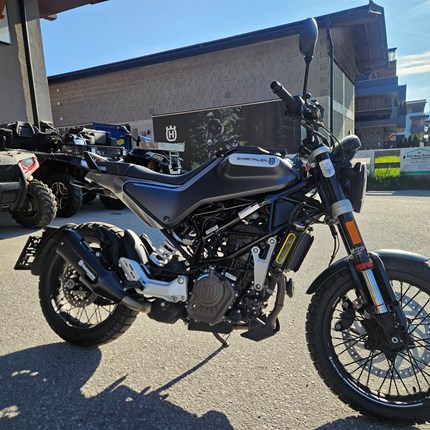 GEBRAUCHTFAHRZEUG Husqvarna Svartpilen 125