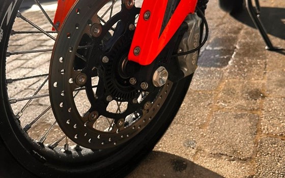 Gebrauchtmotorrad KTM 690 SMC R - Bild 2