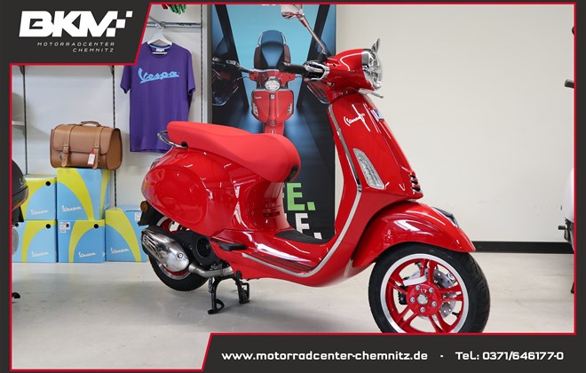Vespa Primavera 125 RED
