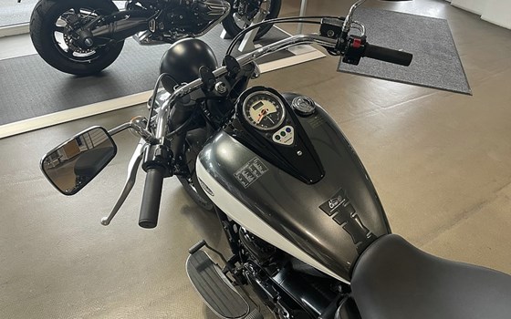 Gebrauchtmotorrad Kawasaki VN 900 Classic Special Edition - Bild 3