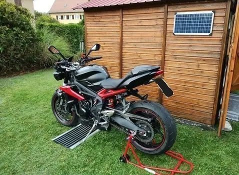 Gebrauchtmotorrad Triumph Street Triple 675 R - Bild 2