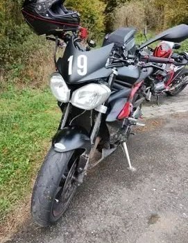 Gebrauchtmotorrad Triumph Street Triple 675 R - Bild 4