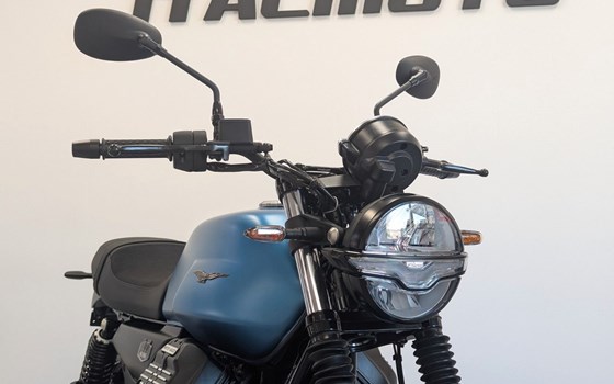 Neufahrzeug Moto Guzzi V7 Stone - Bild 9