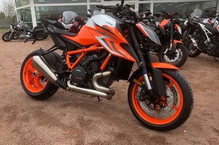 KTM 1290 Super Duke R EVO