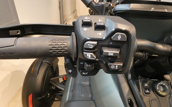 Neufahrzeug Can-Am Spyder F3 Limited Special Series - Bild 11