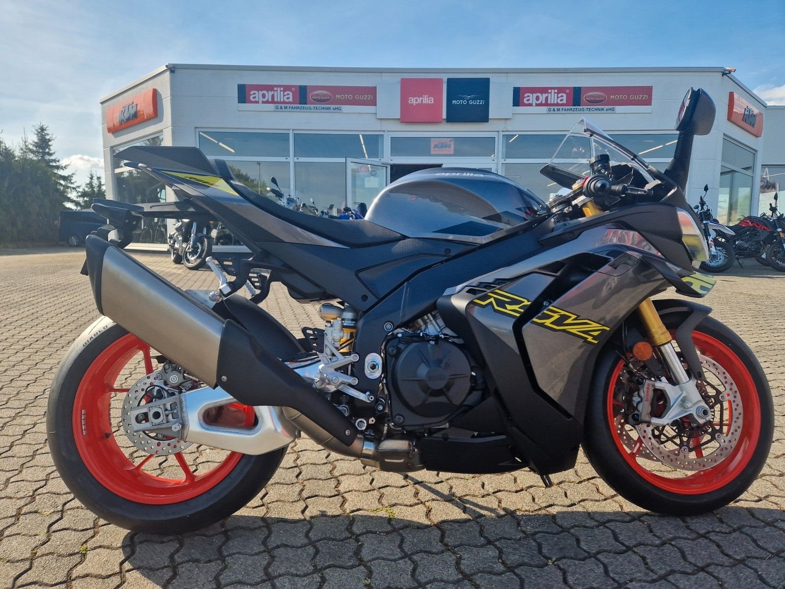Aprilia RSV4 1100 