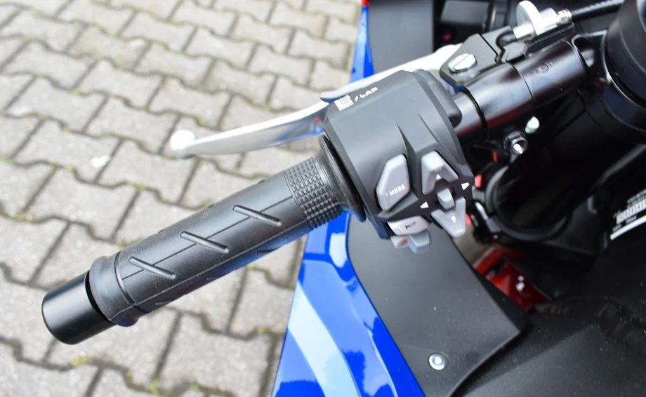 Angebot Honda CBR1000RR-R Fireblade Bild 11: Angebot Honda CBR1000RR-R Fireblade