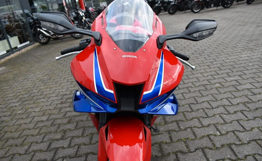 Angebot Honda CBR1000RR-R Fireblade Bild 4: Angebot Honda CBR1000RR-R Fireblade