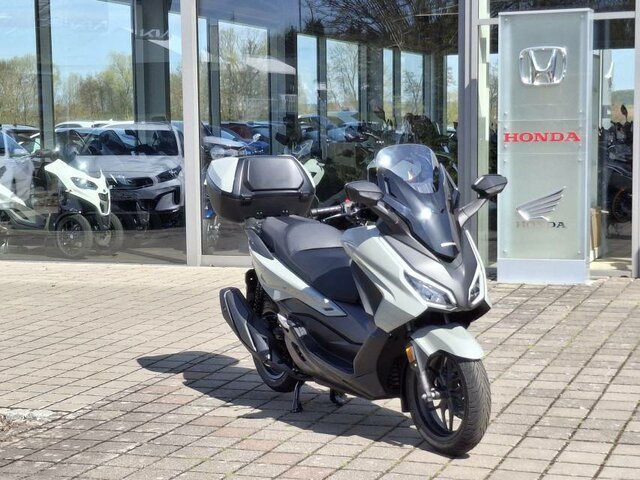Honda Forza 350
