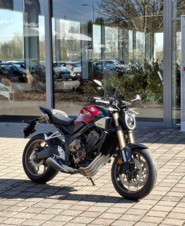 Honda CB650R E-Clutch