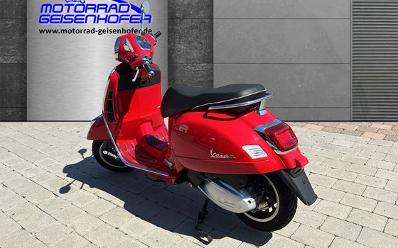 Gebrauchtmotorrad Vespa GTS 300 Super - Bild 3