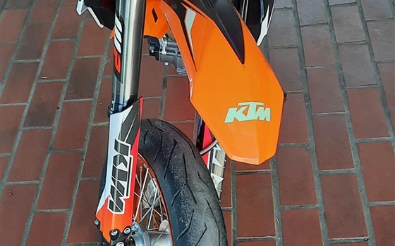 Gebrauchtmotorrad KTM 690 SMC R - Bild 4