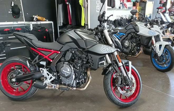 Suzuki GSX-8S
